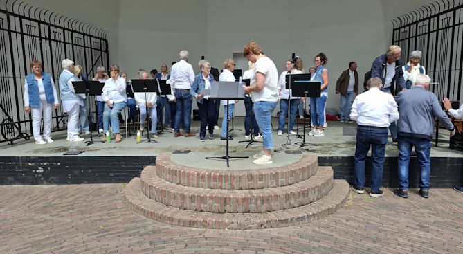 Optreden in de Muziektuin in Schagen (foto's)